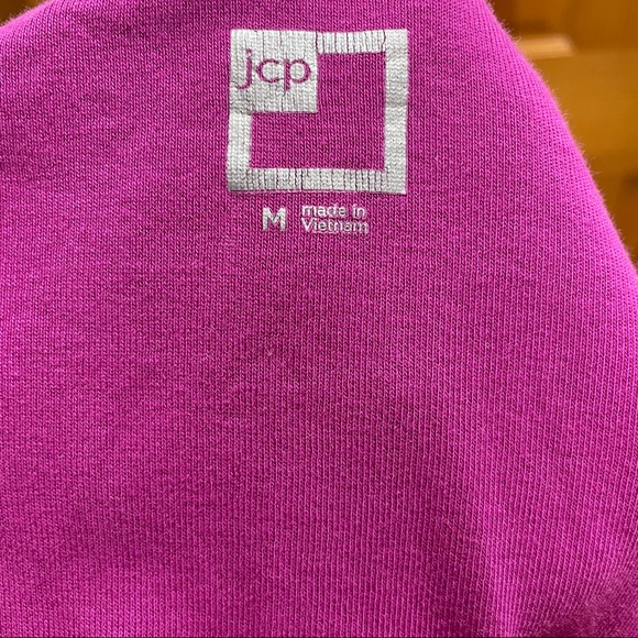 JCP Women’s Solid Fuchsia Cotton T-Shirt Size Medium - Picture 3 of 8